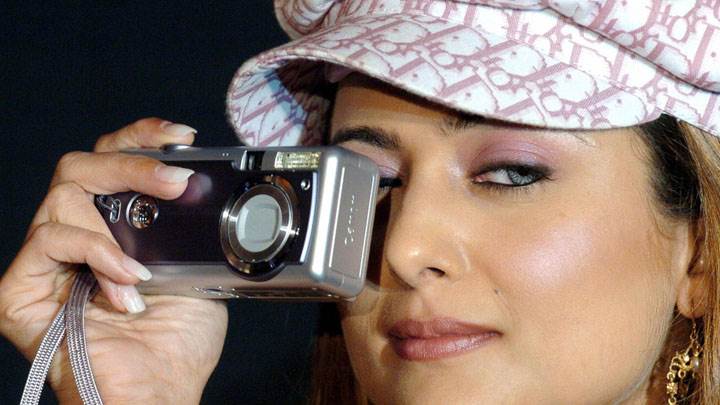 Amrita Arora Smiling And Camera In Hand Face Closeup